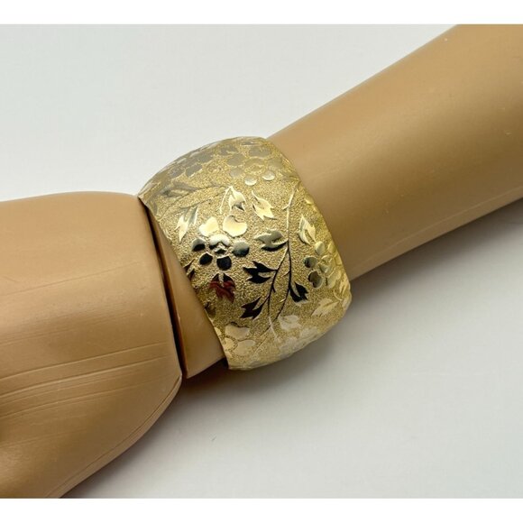 Vintage Wide Cuff Bracelet Floral Gold Tone Ornate Embossed Costume Jewelry - Picture 9 of 9